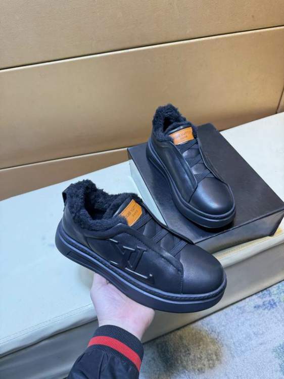 Picture of Louis Vuitton Shoes _SKULVsz38-44hnq111515782